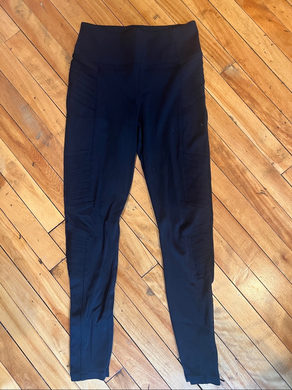 Athleta•S Delancy Moto Tight black EUC